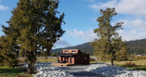 Cosy Cabin in the Paddocks - Breakfast Included